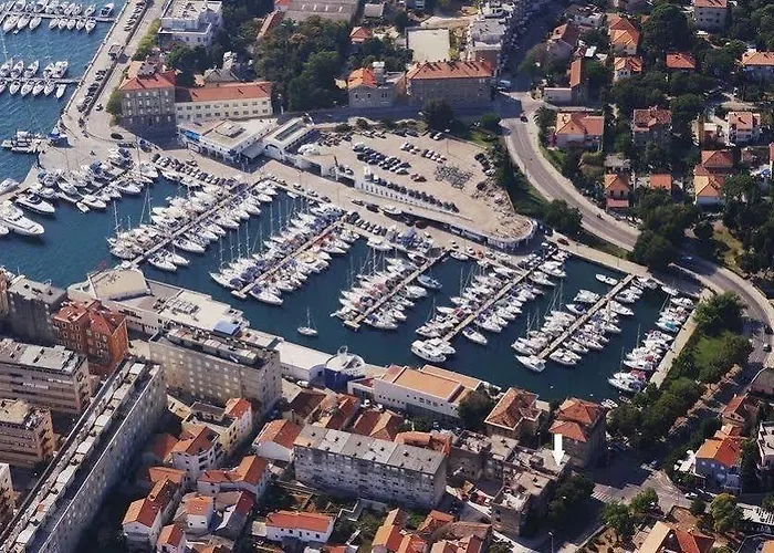 Skarica Апартаменти *